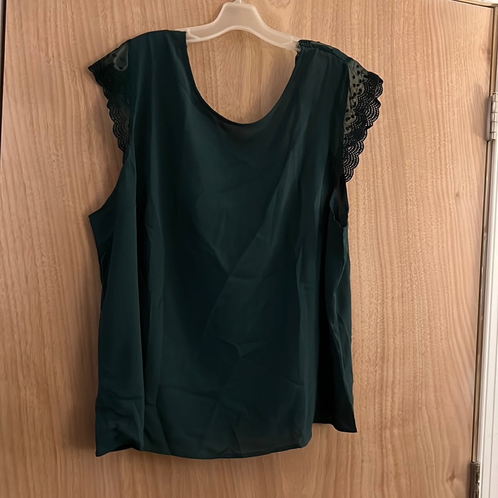 NWOT Shein Lace Bow-Back Top